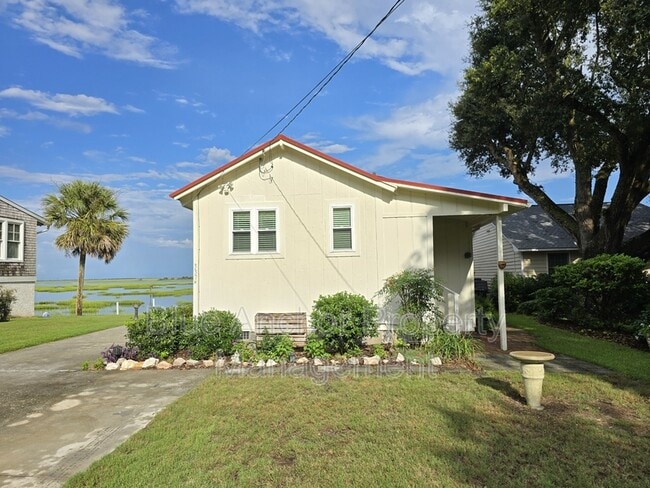337 Dogwood Ln in Hampstead, NC - Building Photo - Building Photo