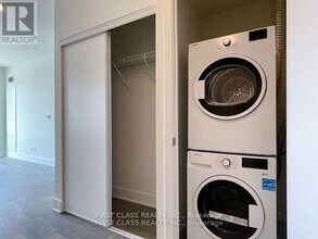 188 Fairview Mall Dr in Toronto, ON - Building Photo - Building Photo