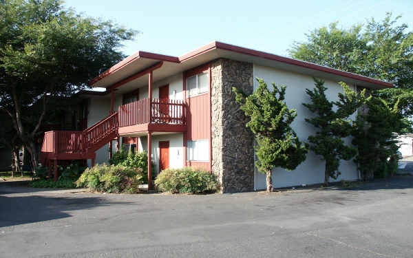 4005 Hoen Ave in Santa Rosa, CA - Building Photo - Building Photo