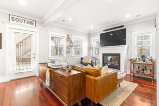 257 E St, Unit 2 in Boston, MA - Building Photo - Building Photo