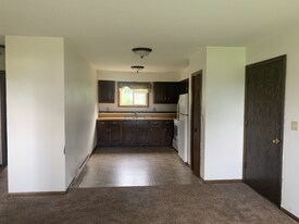 154 Viking Cir in Kindred, ND - Building Photo