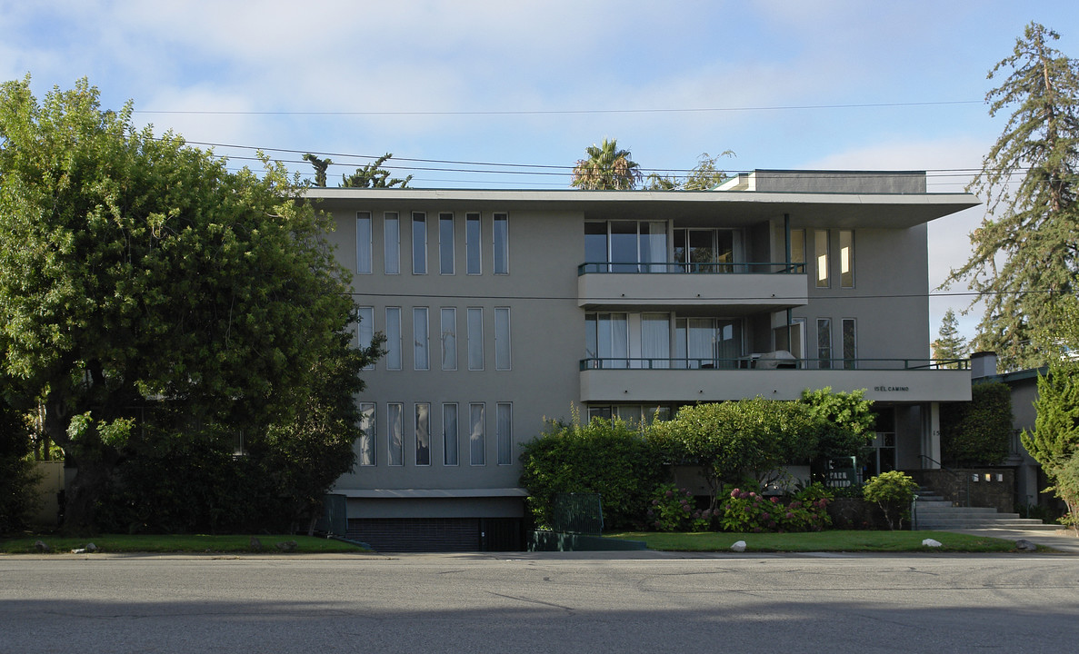 15 El Camino Real in Burlingame, CA - Foto de edificio