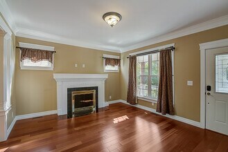 5042 7th Ave NE in Seattle, WA - Building Photo - Building Photo