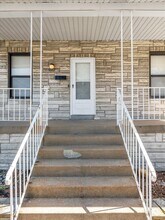 9932 Jeffrey Dr in St. Louis, MO - Foto de edificio - Building Photo