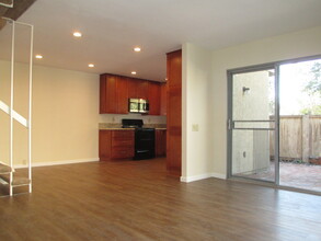 9644 Caminito Del Feliz in San Diego, CA - Building Photo - Building Photo