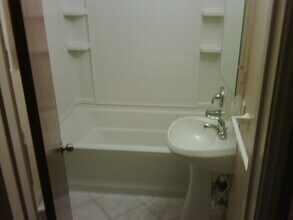 1418 Ocean Park Blvd, Unit 1418 ocean Park in Santa Monica, CA - Building Photo - Building Photo