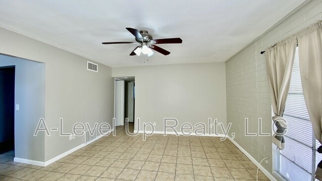 2509 E Cochise Vista in Tucson, AZ - Building Photo - Building Photo