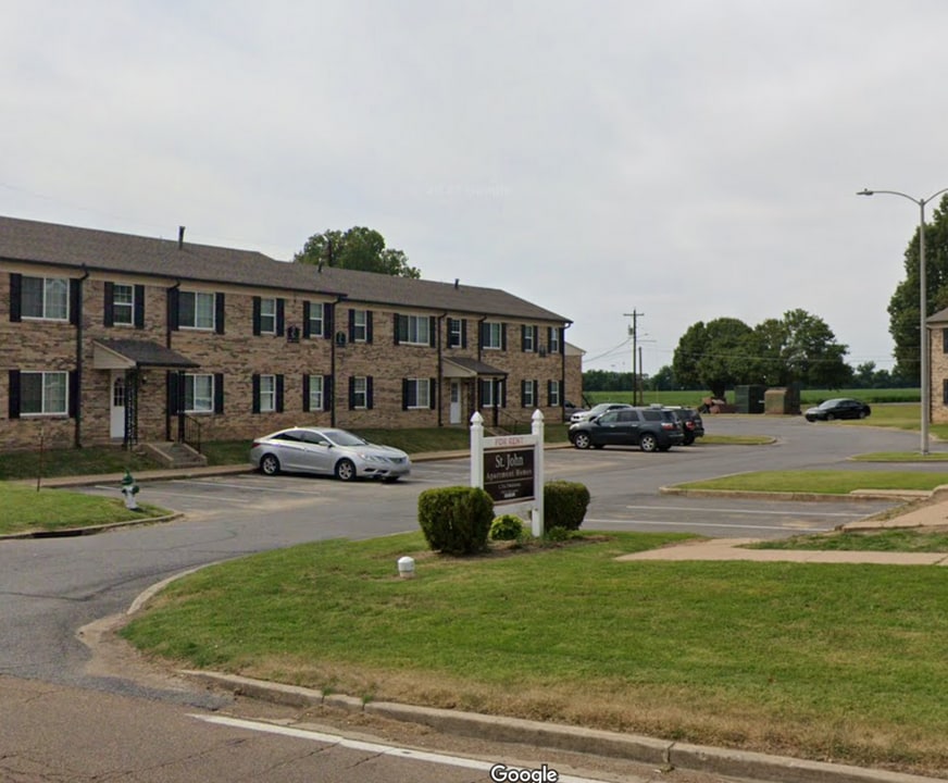 St. John Apartments in Dyersburg, TN - Building Photo