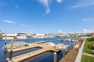 800 River Point Dr in Naples, FL - Building Photo - Building Photo