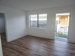 732 NW 5th Ct in Hallandale Beach, FL - Building Photo - Building Photo