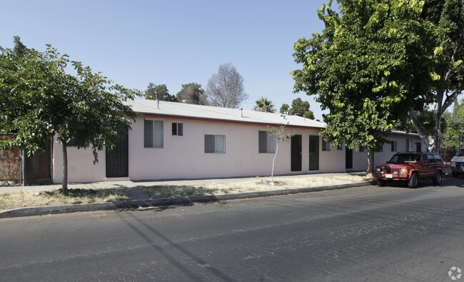 11720 Hart St in North Hollywood, CA - Building Photo - Building Photo