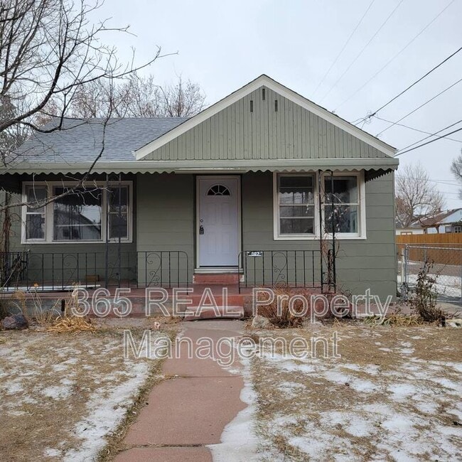 807 24th Ave in Greeley, CO - Foto de edificio - Building Photo
