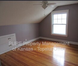 1220 SW Garfield Ave in Topeka, KS - Building Photo - Building Photo