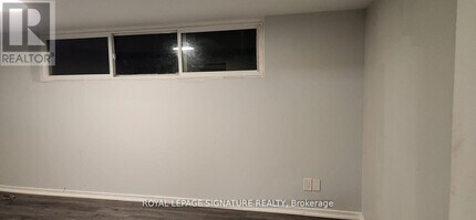 3443 Queenston Dr in Mississauga, ON - Building Photo - Building Photo