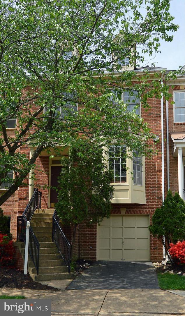property at 3004 Fallswood Glen Ct