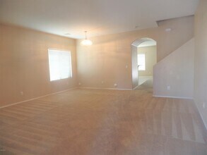 1281 E Hampton Ln in Gilbert, AZ - Foto de edificio - Building Photo