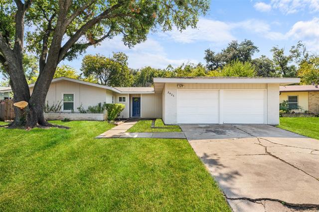 2426 Cloverdale St in Arlington, TX - Building Photo