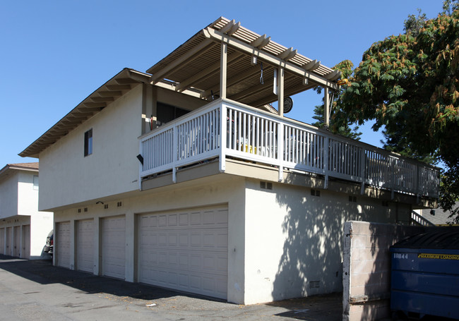 2331 E Omega Ave in Anaheim, CA - Building Photo - Building Photo