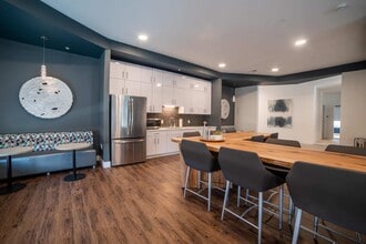 The Approach at Summit Park in Blue Ash, OH - Foto de edificio - Building Photo