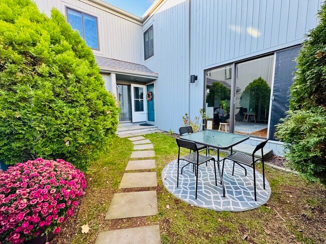 7 Sandlewood Ln in Ridgefield, CT - Building Photo - Building Photo