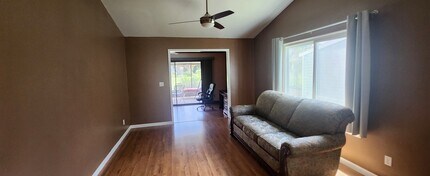35138 Whispering Oaks Blvd in Dade City, FL - Foto de edificio - Building Photo