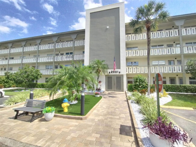property at 2901 Victoria Cir