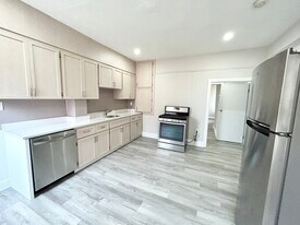 165 Gove St in Boston, MA - Building Photo
