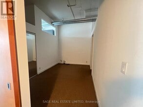 700 King St W in Toronto, ON - Building Photo - Building Photo