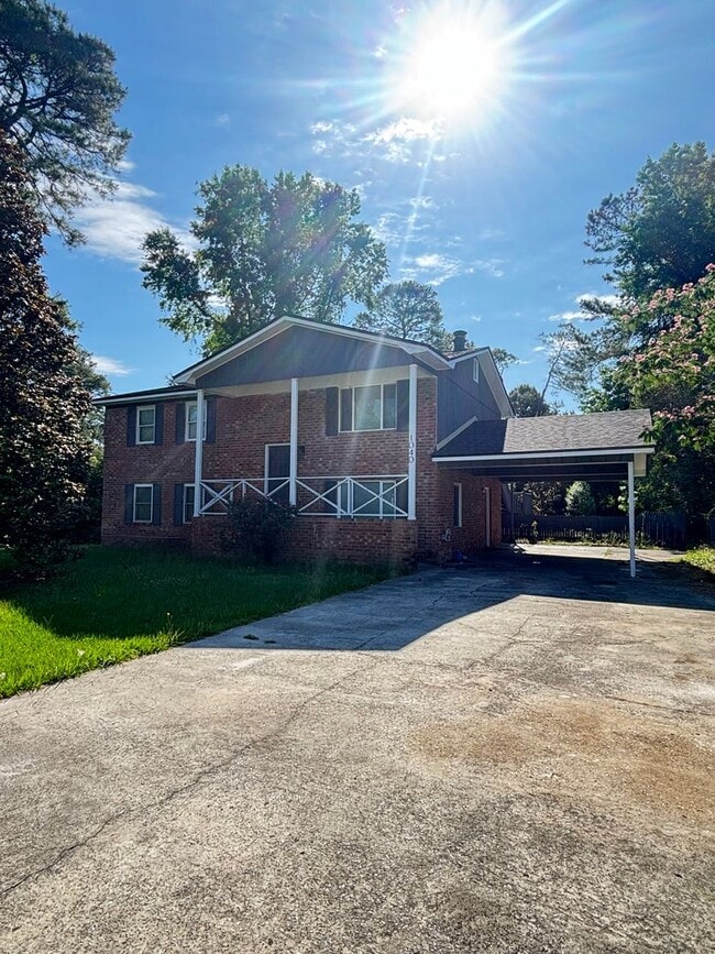 property at 1040 Live Oak Dr