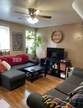 2511 Larkins Wy in Pittsburgh, PA - Foto de edificio - Building Photo