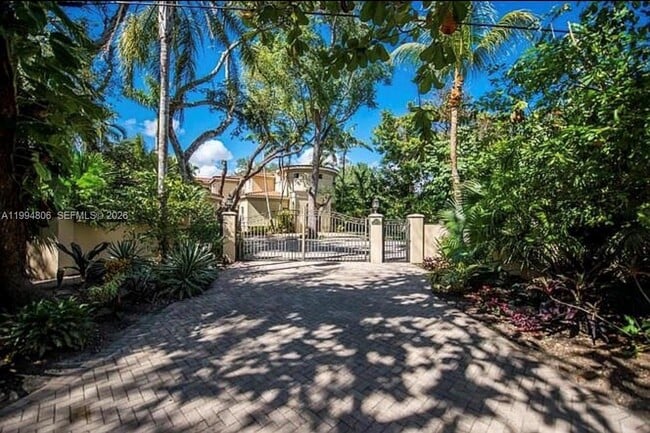 3630 Justison Rd in Miami, FL - Building Photo - Building Photo