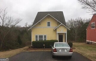2070 Lakeside Dr in Athens, GA - Building Photo