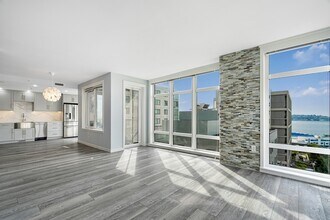 2721 1st Ave in Seattle, WA - Building Photo - Building Photo