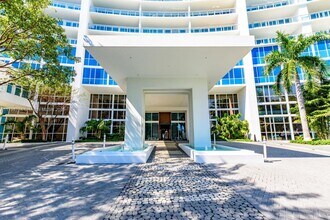 2020 N Bayshore Dr, Unit # 3703 in Miami, FL - Building Photo - Building Photo