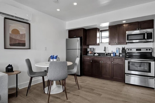 333 Walnut St in Hollywood, FL - Building Photo - Building Photo