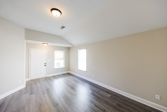 243 Bermuda Lakes Dr in Meridianville, AL - Building Photo - Building Photo