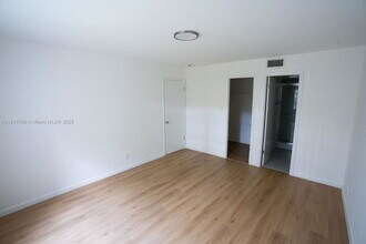 136 S Cypress Rd in Pompano Beach, FL - Building Photo - Building Photo