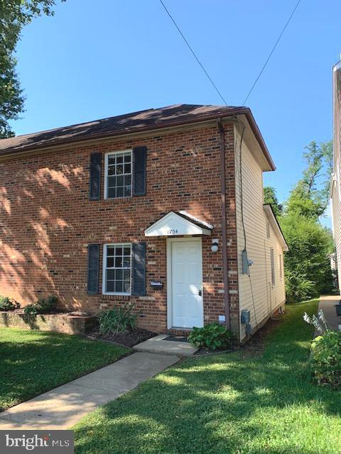 1704 Washington Ave in Fredericksburg, VA - Building Photo
