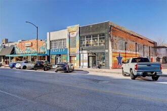 938 W 22nd St in Houston, TX - Foto de edificio - Building Photo