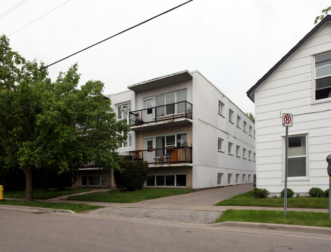 80 William St W in Oshawa, ON - Building Photo - Primary Photo