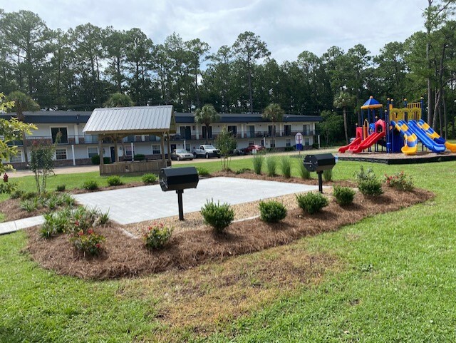 Singing River Apartments in Gautier, MS - Foto de edificio