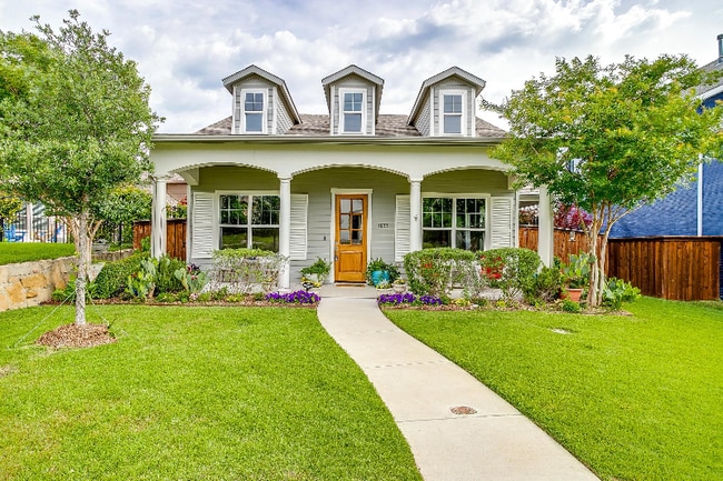 property at 1833 Crested Ridge Rd