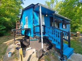 2413 Whites Creek Pike in Nashville, TN - Building Photo