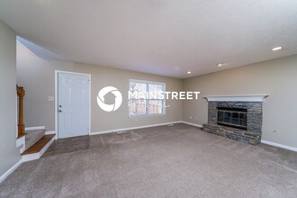 4623 Wooded Oak Cir in Louisville, KY - Foto de edificio - Building Photo
