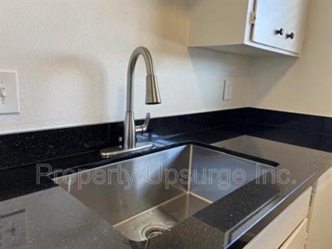 445 Nelson Ave in Oroville, CA - Building Photo - Building Photo