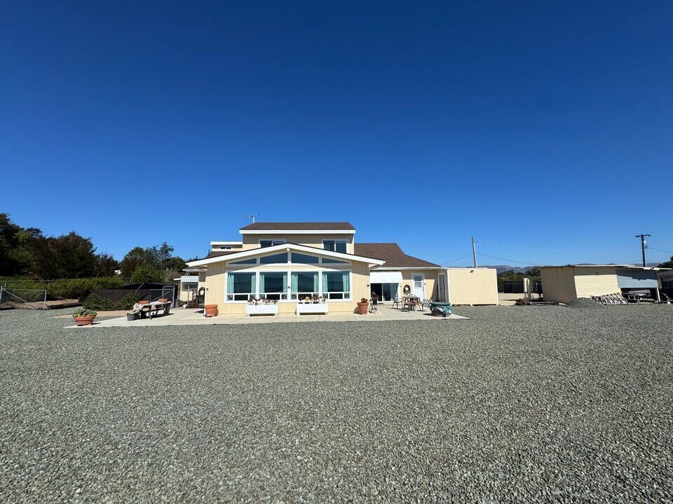 100 La Joya Dr in Nipomo, CA - Building Photo