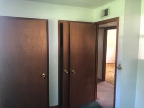 915 W Almar St in Malden, MO - Building Photo - Building Photo