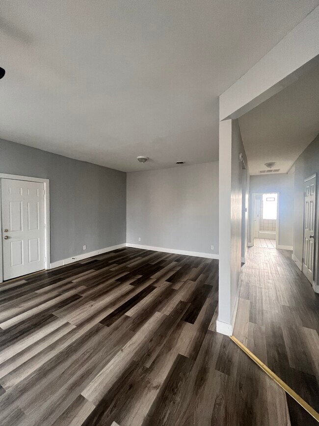 3521 W Highland Blvd in Milwaukee, WI - Building Photo - Building Photo