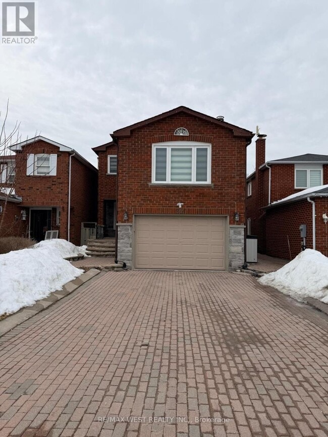 property at 82 Woodcroft Ln
