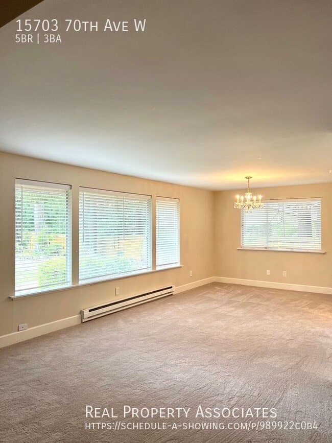 15703 70th Ave W in Edmonds, WA - Building Photo - Building Photo